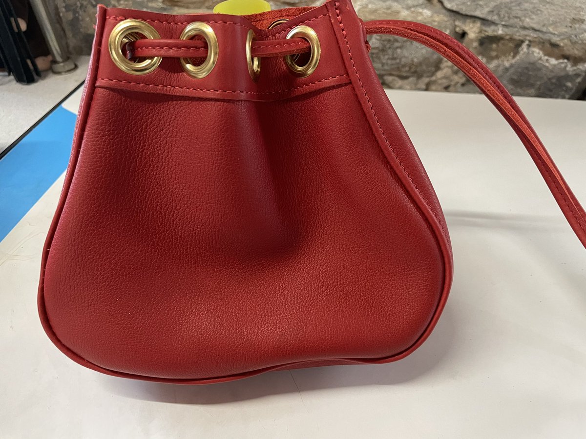 jalouhar's tweet photo. @elwshop Challenge accepted #leathercraftchallenge #ewlshop #ChallengeAccepted #diycrafter https://t.co/VQc6Dv5Bkg