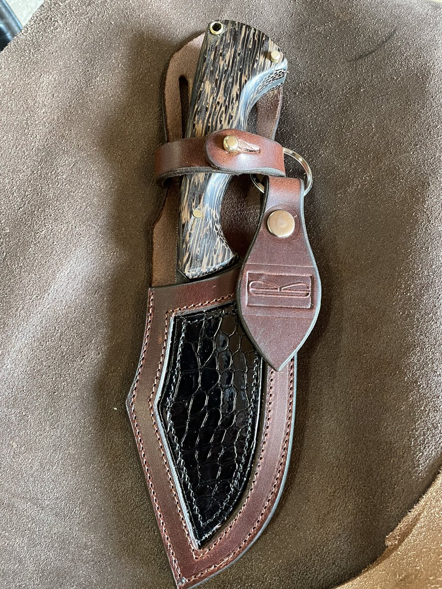 jalouhar's tweet photo. @elwshop Challenge accepted #leathercraftchallenge #ewlshop #ChallengeAccepted #diycrafter https://t.co/VQc6Dv5Bkg