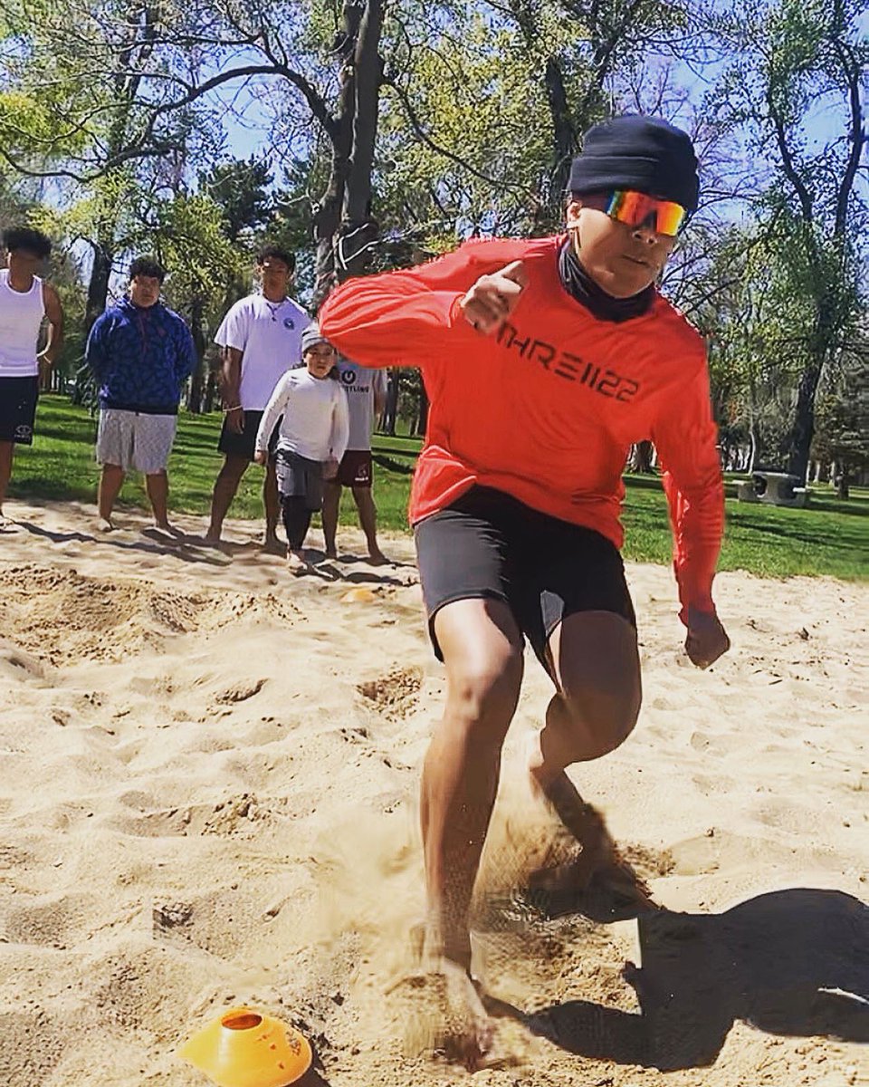 three22training's tweet photo. WHY train on the sand? - it diversity’s your normal training plan, lower impact on joints (crucial for young athletes). sandworkouts force you to produce more force (more force = more speed) and overall muscle balance. The benefits are exponential‼️ #Three22 #TrustThePROC322 https://t.co/u76Y41GCo0