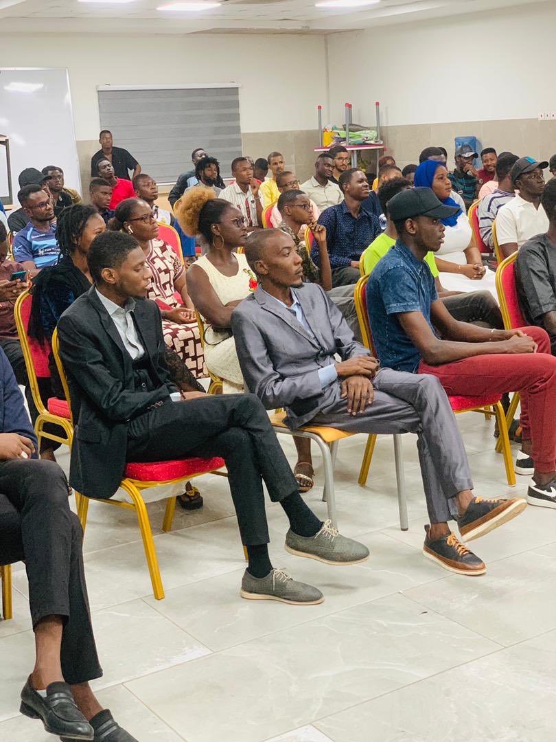 AmagarJunior's tweet photo. #26mars dernier lors de l’élection des membres du Bureau Exécutif de #AESNG Association des Etudiants et Stagiaires Nigériens au Ghana dont je suis le Secrétaire Général que Dieu nous aide à accomplir cette tâche qui nous a été confiée par la Grande Base de l’AESNG.
 @ViveleNiger https://t.co/SKvZmRoeOr