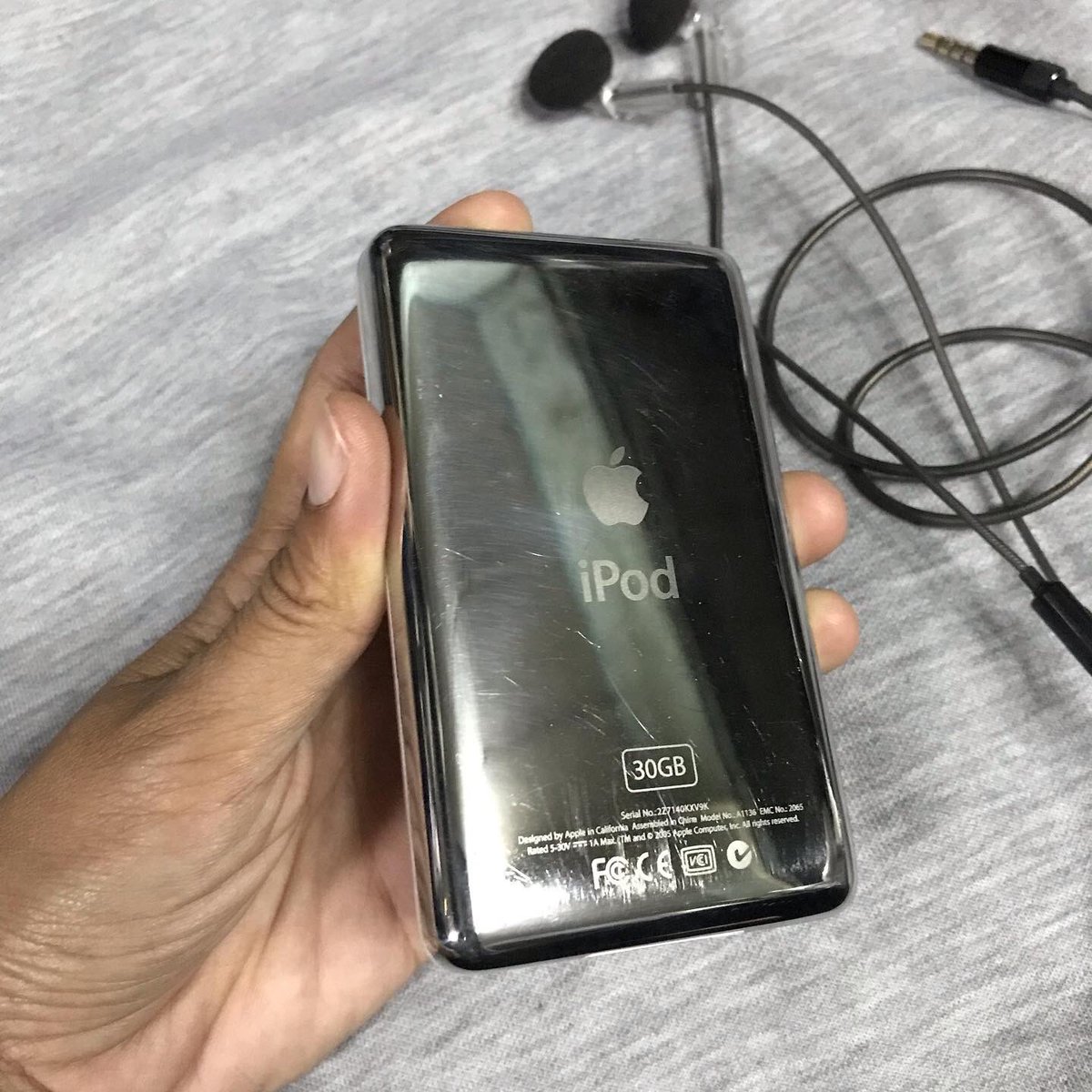 helloyoyeahh's tweet photo. iPod VDO Gen5.5 (30 GB)
🤍2090b.-
♪ แบตดี ไม่บวม ไม่ดัน เก็บไฟ
❌ตำหนิ คลิกวิวเป็นรอยตามรูป/บุบลักยิ้มด้านหลัง
♪ เสียงออกปกติ
♪ คลิกวีลปกติ
♪ จอสว่าง
♪ HDD ดี
☆แถมสายชาร์จ/เคส
#ipod #ipodclassic #ipodvdo #ขายไอพอด #ขายiPod #ipodvideo5 #ipodclassic5 #ipodgen5 #ipodvdo https://t.co/A7MWmGPCLR