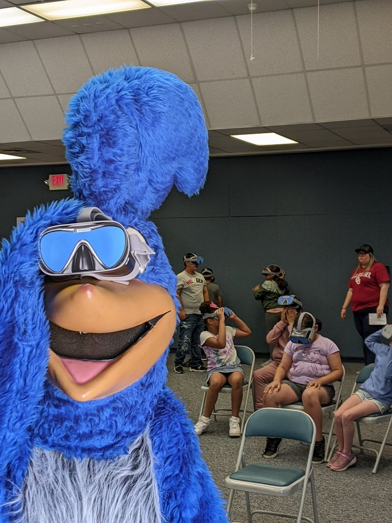 We explored the ocean with four Kern County schools in the last week, including more than 300 virtual scuba divers and more than 1,000 students! We'll bring the magic of ocean science to dozens of schools this the year with help from <a href="/thehydrous/">The Hydrous</a> &amp; <a href="/TheCACoast/">The California Coast</a>'s Whale Tail grant!