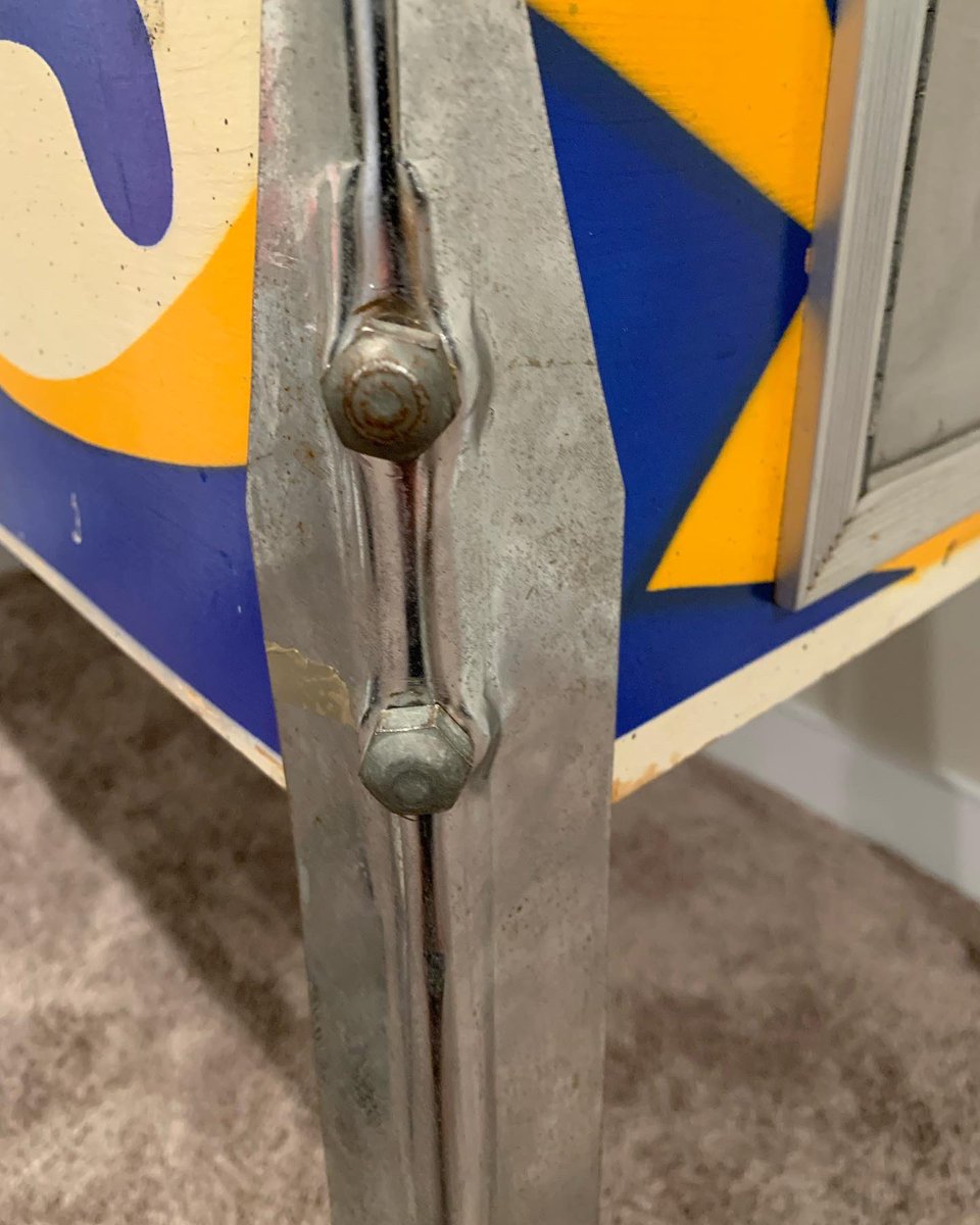 ThePinScientist's tweet image. Before and after… polishing a client’s Surfer (Gottlieb EM) legs. 🏄‍♂️ 🏄‍♀️ 

TheEMScoreKeeper.com 

#Pinball
#PinballMod
#PinballMods
#PinballRepair
#PinballRestorations
#Electromechanical
#ElectromechanicalPinball
#ElectromechanicalPinballMachine
#Restoration
#FixingIt
#Hobby