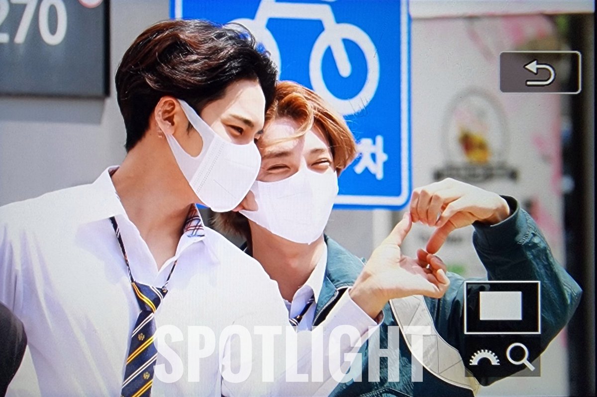 spotlight_17's tweet photo. 220512 아는형님 출근 Preview
엉망진창 하트ㅋㅋㅋㅋㅋㅋ
#세븐틴 #SEVENTEEN #조슈아 #JOSHUA #민규 #MINGYU https://t.co/Zima3bpl6N