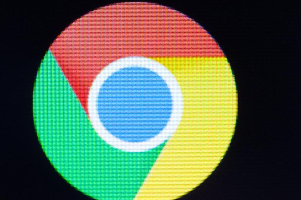 Forbes's tweet photo. Google Issues Warning For Billions Of Chrome Users https://t.co/j5GBSHdXat https://t.co/QMxaADhgEh