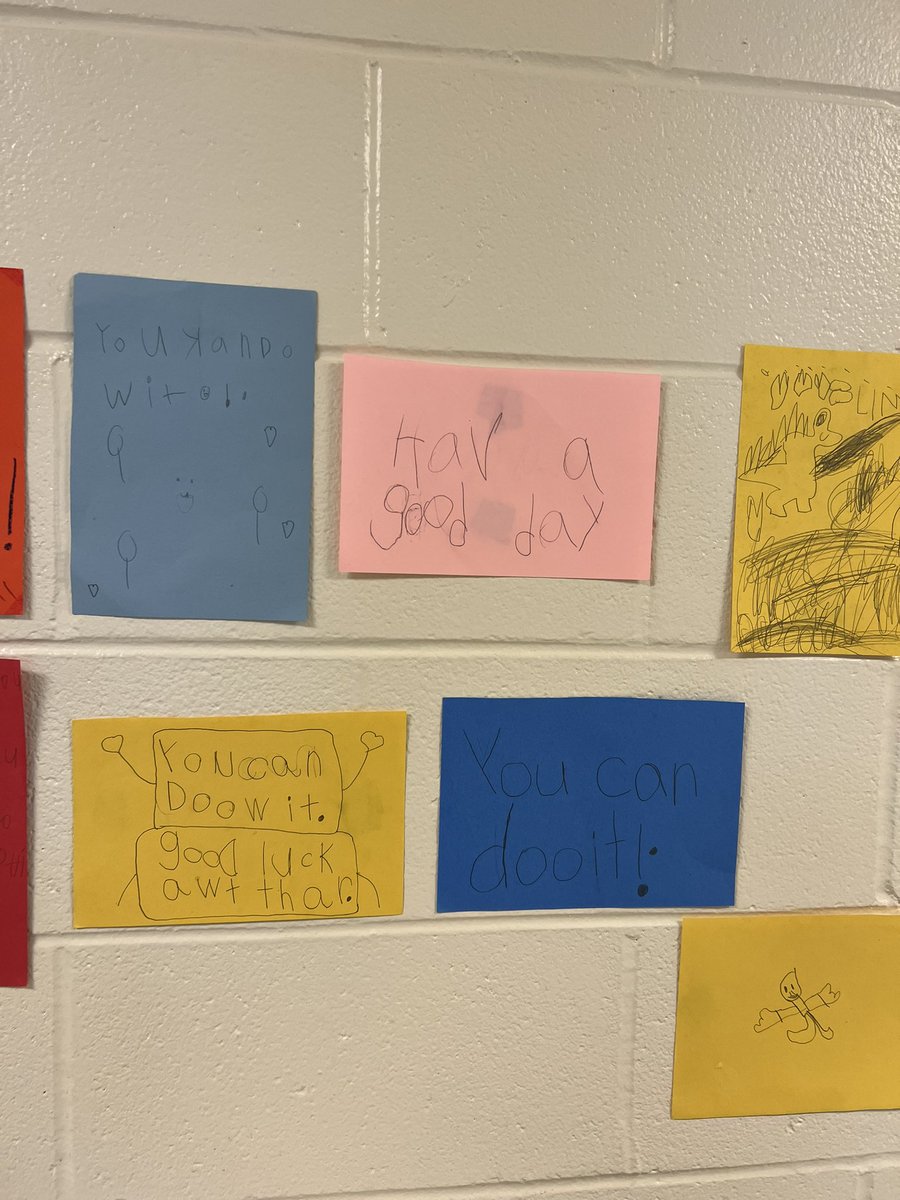 jmccroskeycb's tweet photo. Kindergarten “do your best” notes for Fifth graders 🥰🥰  @CBElementary https://t.co/dboGkynAww