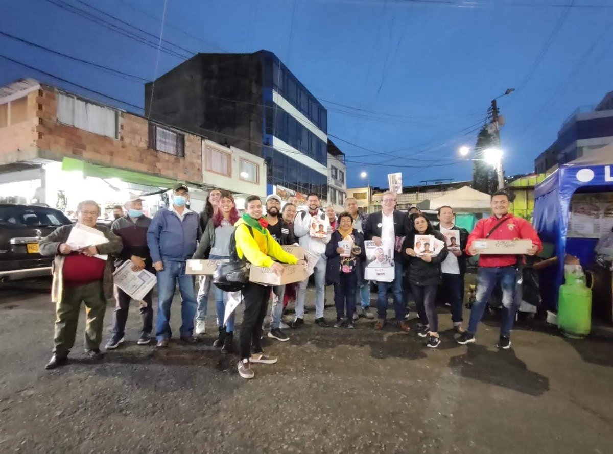 pactohistorico9's tweet photo. Recorrido La Estancia - Galicia.
Este 29 de mayo vota por el cambio #elcambioenprimeravuelta #petropresidentefranciavicepresidenta #ciudadbolívaravanza https://t.co/dFJERTN6r5