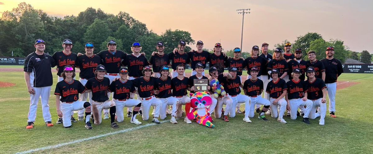 SGCBaseball's tweet photo. This group has been a lot of fun and bring the energy! Continuing tradition here with winning the District title! 

Wouldn’t have been possible without all of those who came before, and we had a good group of alumni that showed up today! https://t.co/XM3zAisTid