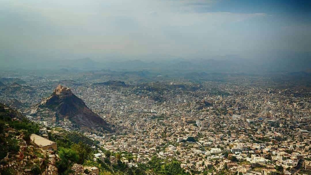 المنظر جميل جداً 
مدينـــــــــــــــــــــة تعـــــــــــــــــز