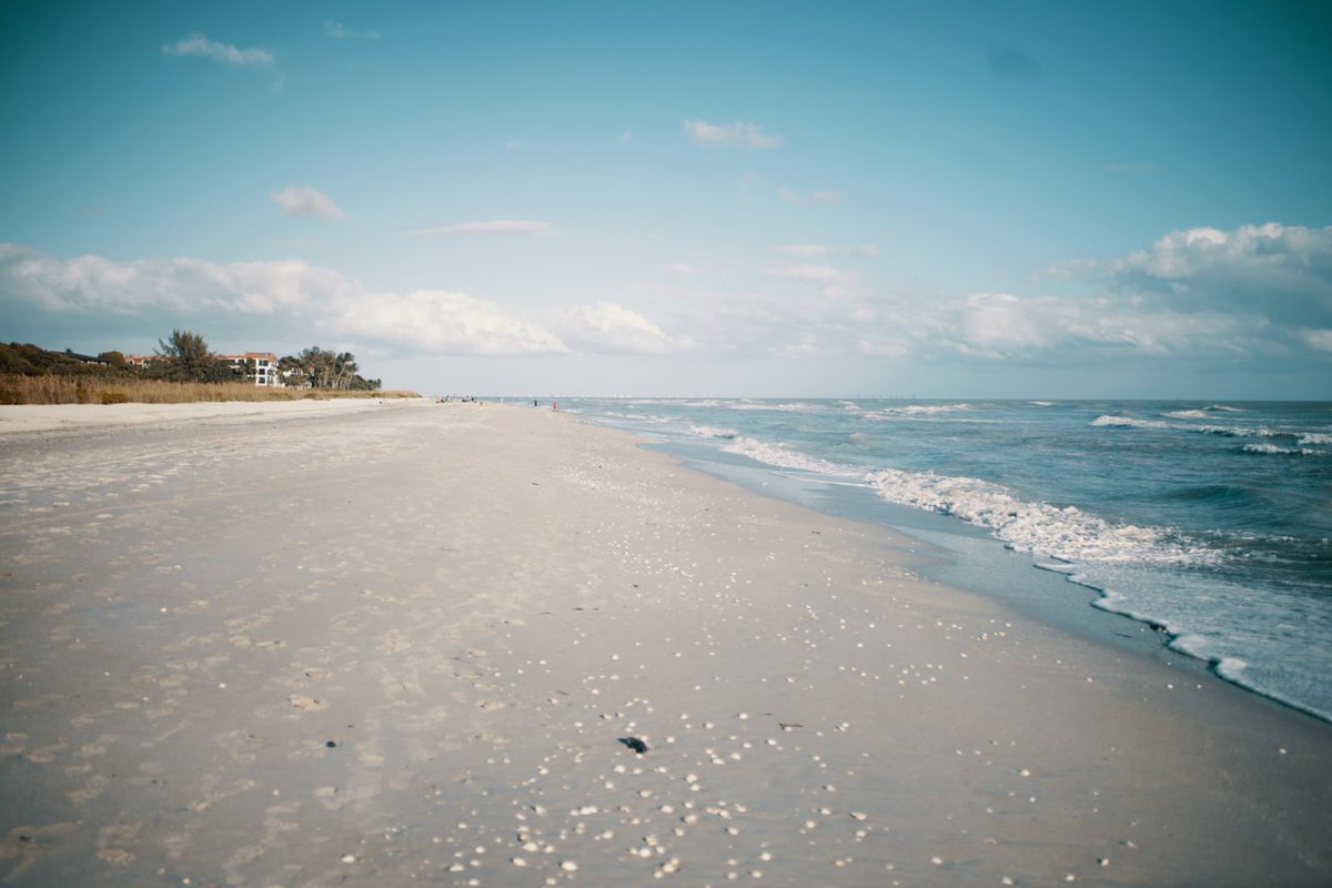 Annaaw42's tweet photo. Come and listen to the sound of the waves https://t.co/9Yo4a8KfBA