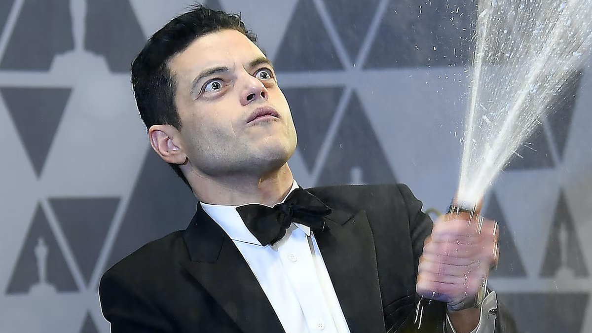 Almost forgot! Happy b-day to this fool as well!
I hope that Rami Malek has a good birthday as well 