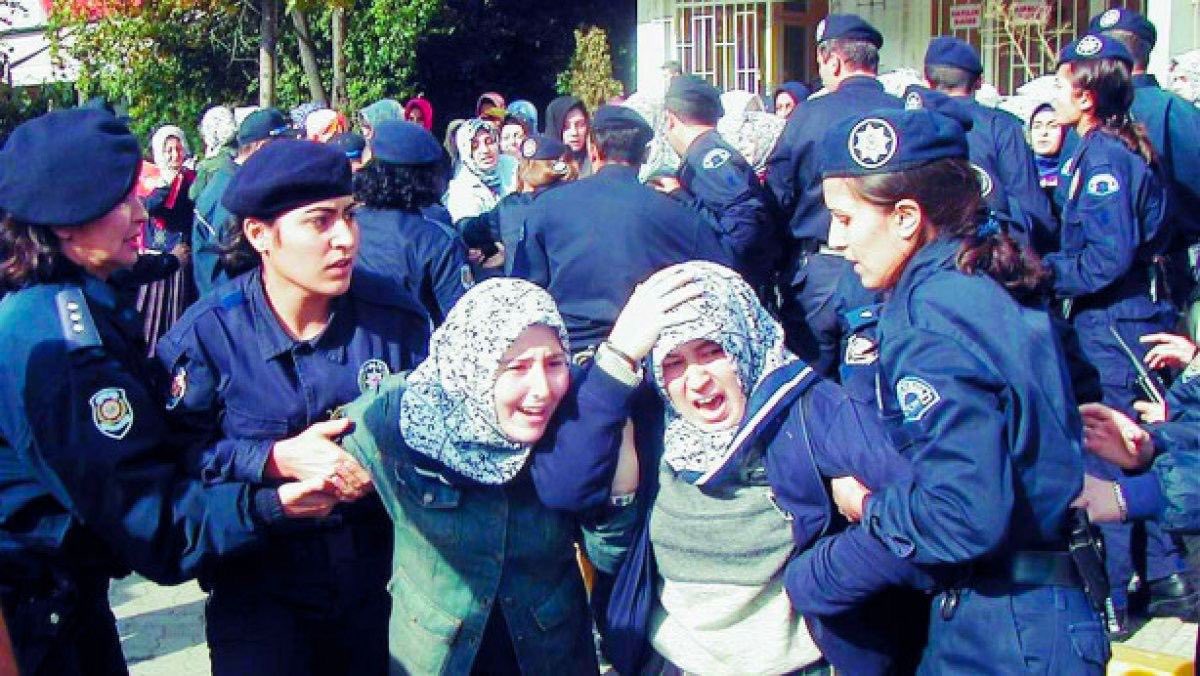basak_sozbir's tweet photo. Nereden, nereye …

Başörtülü öğrencileri okula almayan İslam düşmanı devletten, başörtülü vali atayan devlete. https://t.co/L8nAsUli3i