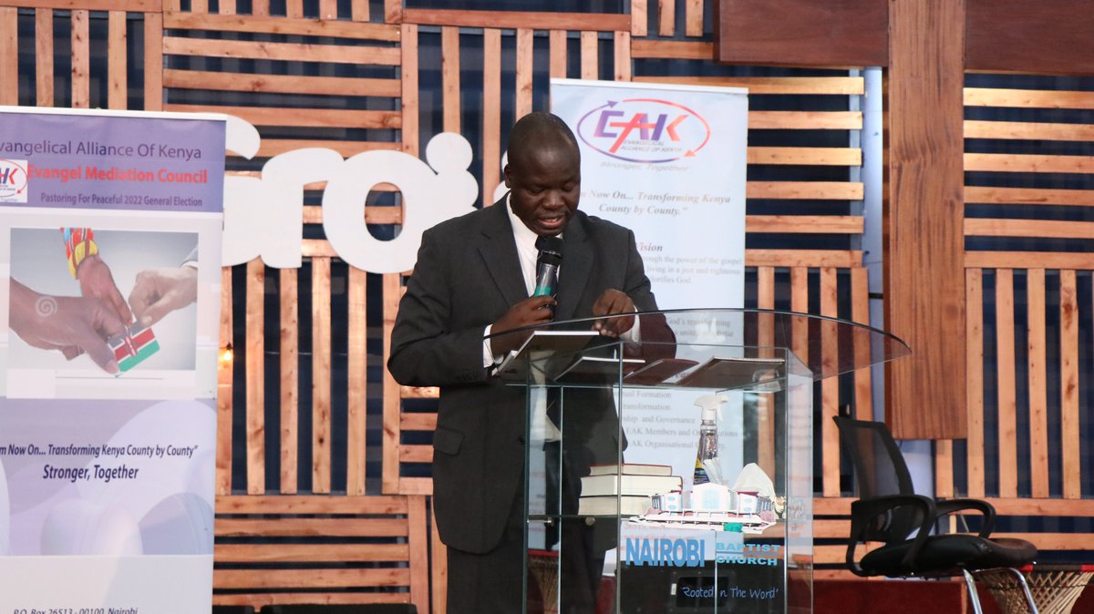 EAK_Kenya_'s tweet photo. Weak governance, disregard of the rule of law, and non-implementation of laws have caused corruption to thrive in Kenya. 

Corruption needs to be punished. The elected leaders need to take a firm stand against corruption. -  Dr. Makanda

@EAK_Kenya_ 
#thekenyawewant https://t.co/3eZolYZbra