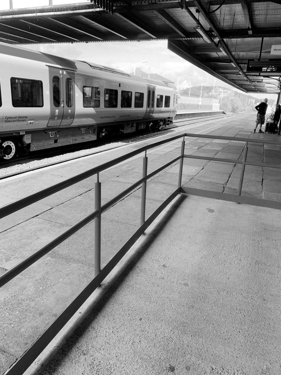 PhilH_AutoComp's tweet image. On my way to London for the AM Awards. Looking forward to meeting up with you lovely people and celebrating success.   #AMAwards @AMchatter #iVendilife