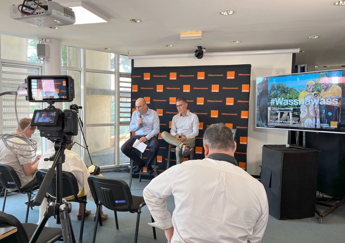 Runconcept's tweet photo. Plaisir d'accompagner @OrangeReunion  à Mayotte pour la présentation de sa signature de marque #Wassnawass et l'ensemble de ses actions les Mahorais dans les domaines de l'inclusion numérique, mais aussi en matière culturelle, artistique, sociale, sportive et responsable ! https://t.co/mQGLVslZmn