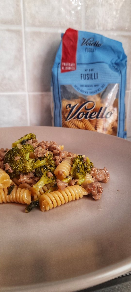 Fusilli <a href="/voiello/">Voiello</a> con Broccoletti e Salsiccia 💙🧑‍🍳 #foodphotography #ricette #foodblogger