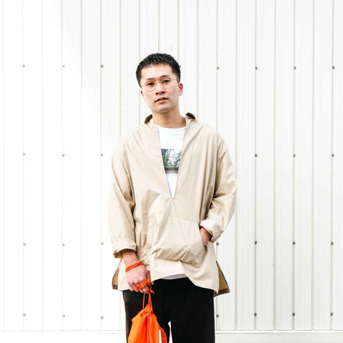 CUT_IN's tweet photo. 【FASHION SNAP】販売員（万代島鮮魚センター）／田中俊介

https://t.co/ewAQlAphPu https://t.co/QFs1DnIzna