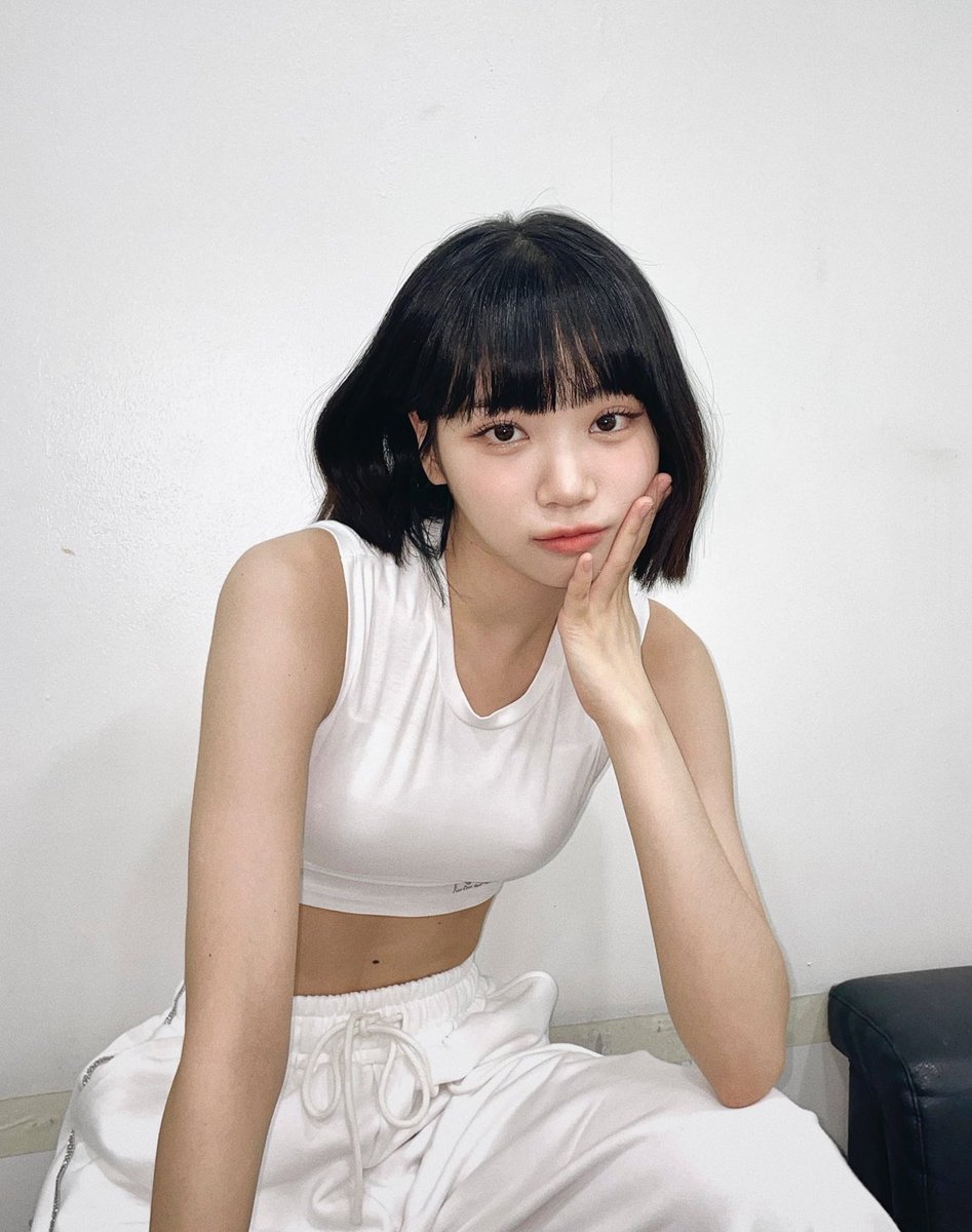 chaewwonn's tweet image. Glistened today's stage by showing the coolest side of mine. Today's Show Champion was so fiery, right? 🔥