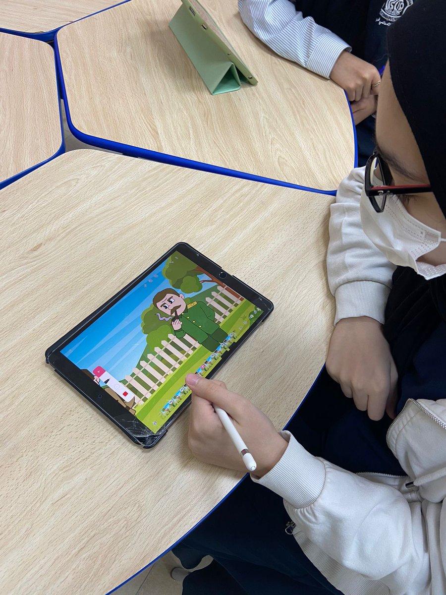 InpsInnovation's tweet photo. Grade 10 Students during their #History class are animating their drawings with the #iPad using #FlipaClip to illustrate key historical moments during World War 2.
#studentchoice #appleineducation #edtechUAE https://t.co/DYypAuIcu6