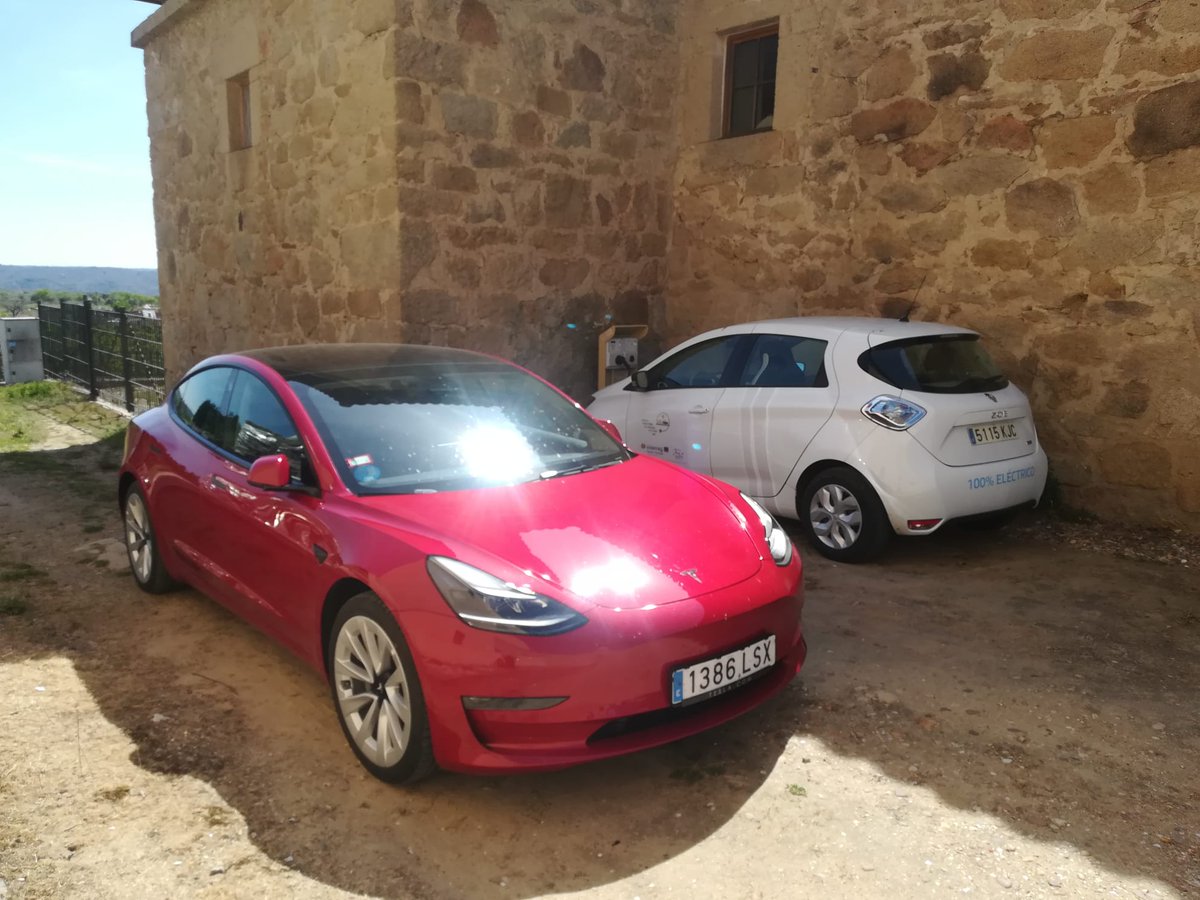 patrimonionat's tweet photo. Los puntos de recarga eléctrica, instalados en algunas casas del parque, gracias al proyecto #Moveletur (https://t.co/TR7lXUFm5O), permiten realizar viajes por Espacio Naturales con movilidad sostenible https://t.co/QlkdNfp0xB
