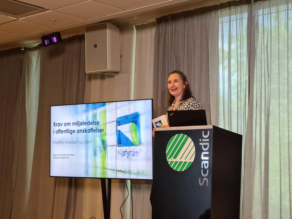 annkytr's tweet photo. Grønne offentlige #innkjøp er et viktig virkemiddel for #grønn #o
mstilling. Takk til @Svanemerket for seminar med oversikt over alle offisielle #miljømerker,#miljøledelsesystem og #miljødeklerasjoner https://t.co/wIkNI6Z4h2
