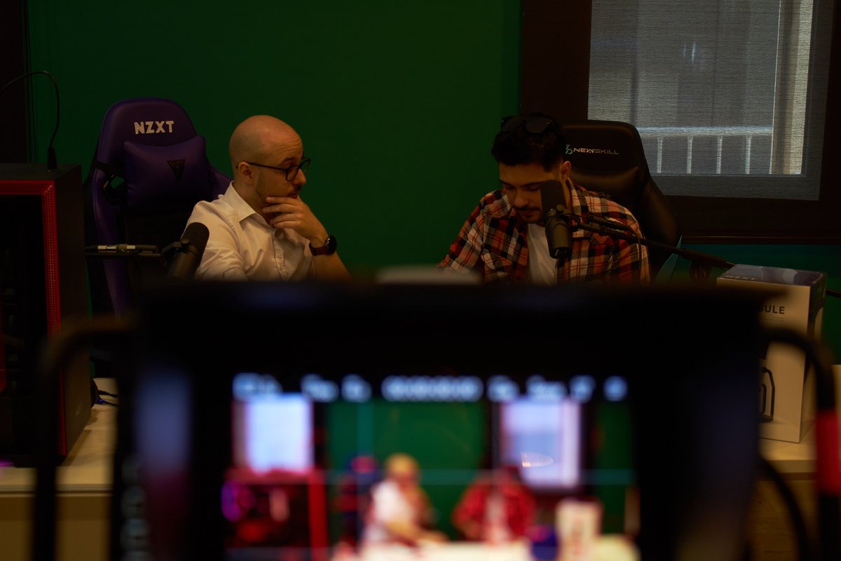 MarcR0SS's tweet photo. Algunas de las fotos que nos hizo @iamSairaJerjes este fin de semana en el torneo de League of Legends de @O4Aproject en el CAR de @HeronEsports. https://t.co/ScFlFnIafD