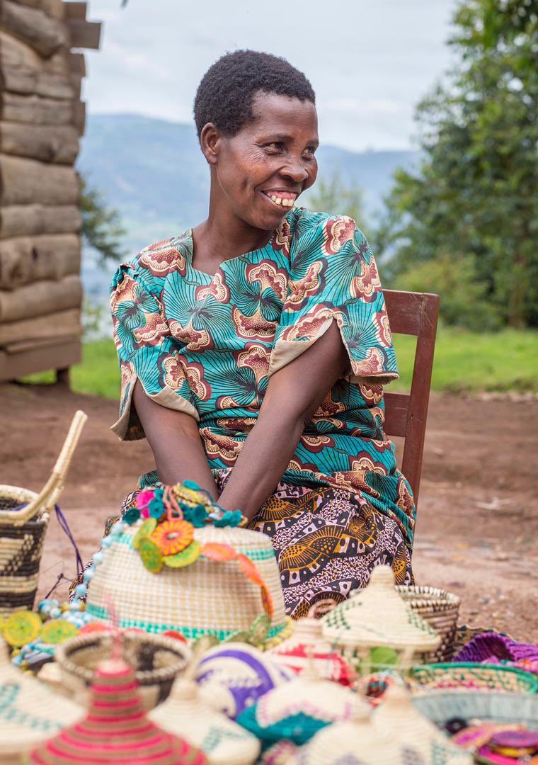 ugwildlife's tweet photo. We strongly believe that indigenous communities must be part of wildlife conservation efforts. UWA works closely with its neighbors ‘next-door’ to share benefits of conservation and tourism. We encourage you to visit our host communities as you #ExploreUganda’s parks this May. https://t.co/EblnSsGq1c