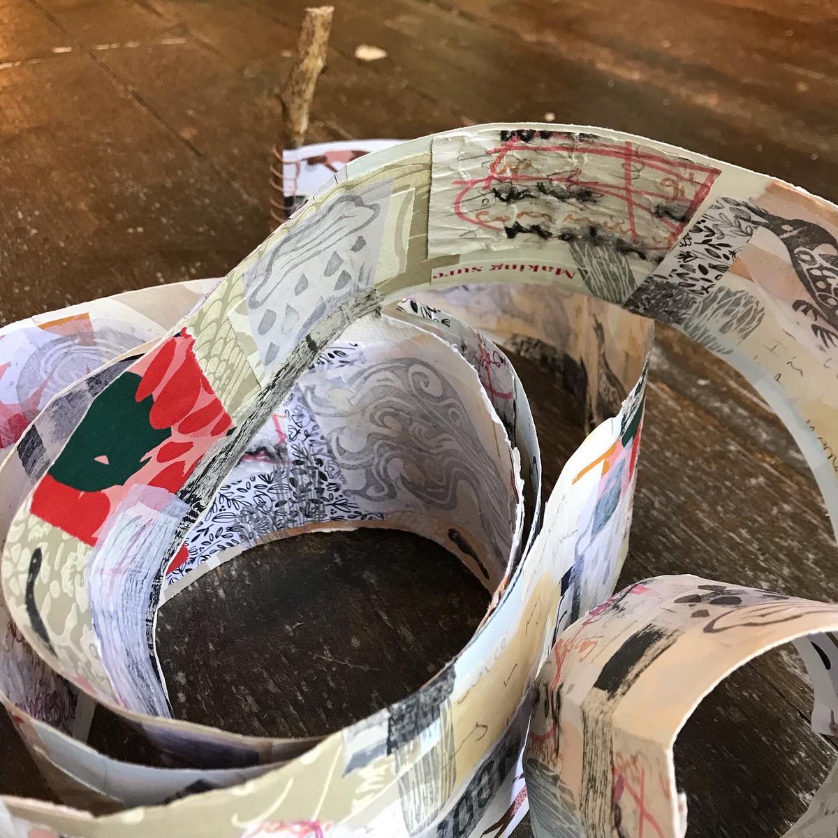 TamsinLoveday's tweet photo. “Fragments in the Flow” a scroll Book-Art object exploring the stream of consciousness experience of Journalling for wellbeing. Exhibiting at Salisbury Library with @plainartssalisbury #MentalHealthAwarenessWeek #artandwellbeing #creativityformentalhealth #journalling https://t.co/DJN7MXogrt