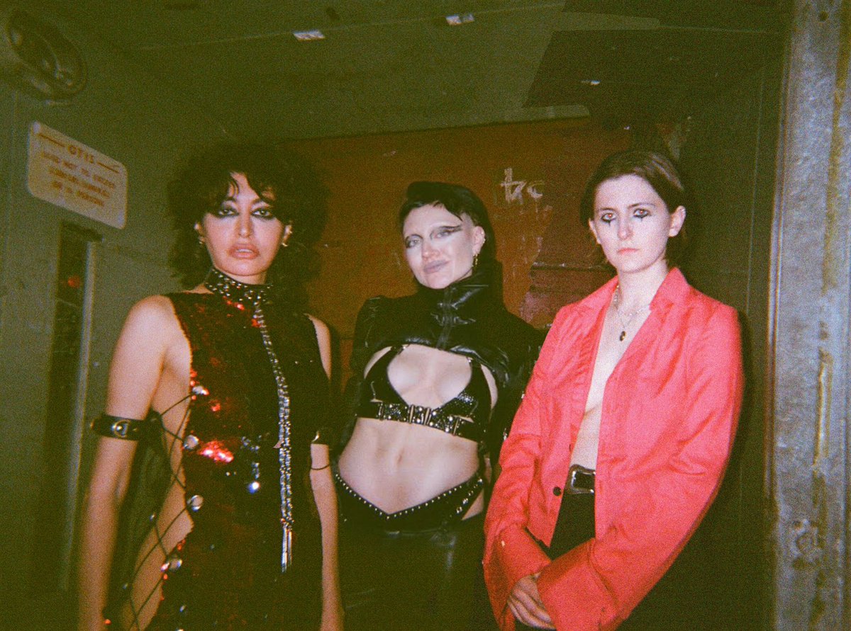 Watch <a href="/deeptanyeah/">deep tan</a> ‘s  new entrancing video for “diamond horsetail”

realtastymusic.wordpress.com/2022/05/12/dee…