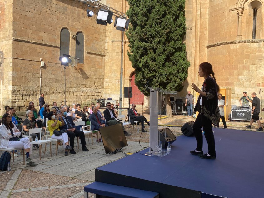 cenie_es's tweet photo. Seguimos en #AgeOpenScience con #VeraGorbunova de @UofR. Sigue la charla sobre mecanismos de longevidad y estabilidad del epigenoma en 
🔴 https://t.co/TRacz6uDRq https://t.co/HVGyrQxTrb