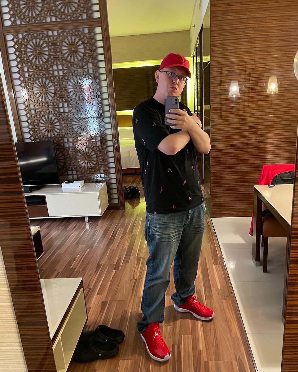 hiimfrederick's tweet photo. GOAT TALK #goat #goattalk #greatestofalltime #goon #youanitme #dathottness #swag #jordans #jordanshoes https://t.co/ev0e2NdYJy