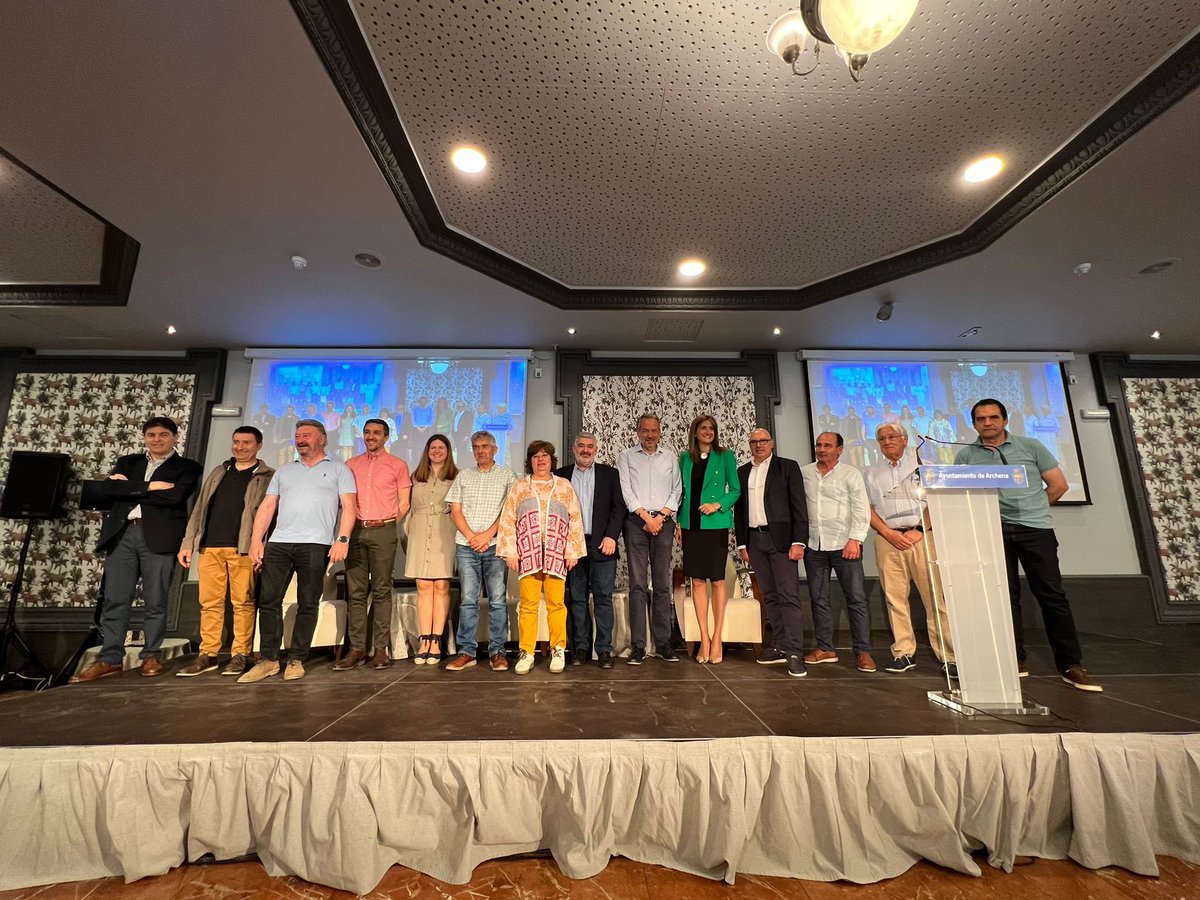 📸Foto de familia de la Junta Directiva de REDR junto a <a href="/Patriciaflopez/">Patricia Fernández</a>, alcaldesa de <a href="/AytoArchena/">Ayuntamiento Archena</a>

¡Gracias por el recibimiento!

<a href="/CundoCaso/">Cundo Caso</a> <a href="/djgarciaostos/">@djgarciaostos</a> <a href="/Maragullo/">Juani Vega Artiles</a> <a href="/manumerinoac/">José Manuel Merino Gutiérrez</a> <a href="/daniosesr/">Daniel Osés Ramírez</a> <a href="/RobertoCorderoN/">Roberto Cordero</a>