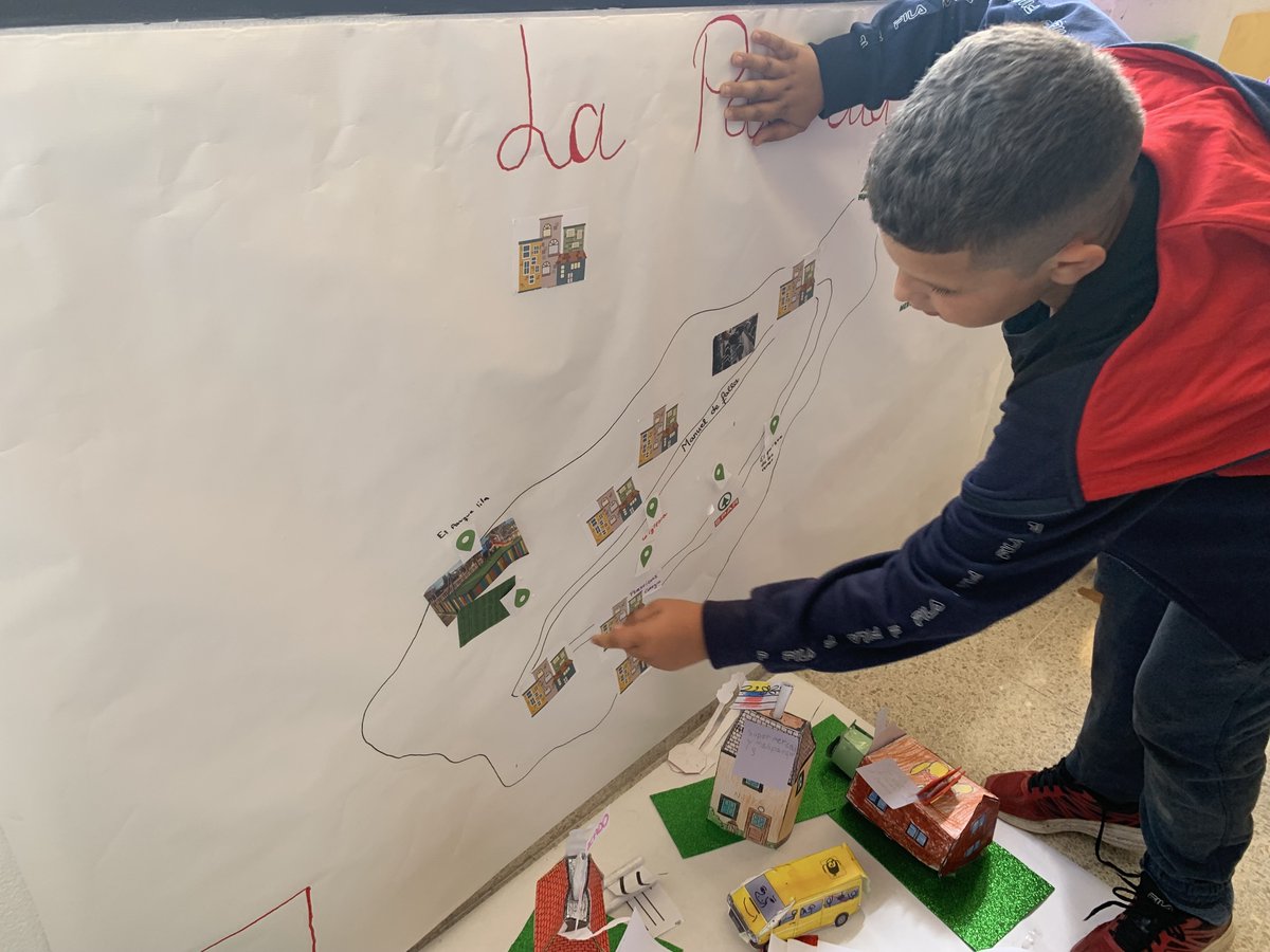bloqueabloque's tweet photo. Los niños y niñas están preparando un vídeo sobre su percepción de La Paterna, al igual que sus compañeros/as de @apiederisco San Juan y San Nicolas. ¡Estamos deseando verlos!🎥 #SentirMiBarrio https://t.co/ymaD307nF8