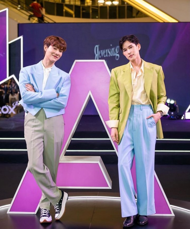 DreamBL_PT's tweet photo. Both e Newyear no evento da #Aestox 🔥✨
#bothnewyear
#reversingtime https://t.co/DPt4d1EICF