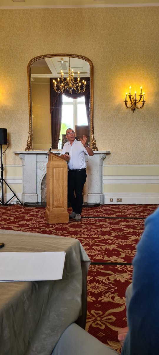 Dr Ken Simpson updating us on updates in liver transplantation. <a href="/ScotSocGastro/">SSG</a> <a href="/ssgdigestthis/">SSG Digest This!</a> @victoria_moffat <a href="/pdcartlidge/">Peter Cartlidge</a> #LiverTwitter