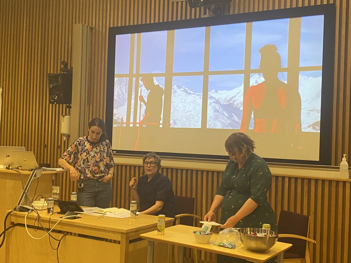 I veckan arrangerade <a href="/Lararforb_stud/">Lärarförbundet Stud.</a>, <a href="/RFSU/">RFSU</a> och <a href="/Filminstitutet/">Svenska Filminstitutet</a> seminarium på <a href="/KAU/">Karlstads universitet</a> om filmmediets roll inom undervisning om sexualitet, samtycke och relationer. Bra diskussioner och finns stort behov av mer på området efter ambitionshöjning i läroplan och på lärarutbildningarna.