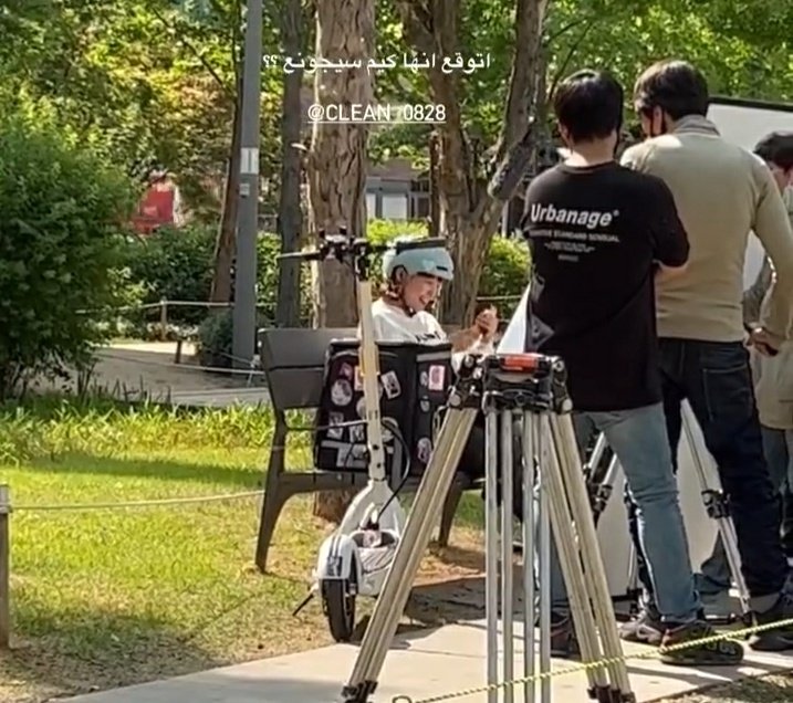 se____lene's tweet photo. Eunho with            Maeum with
bike                         scooter

ㅋㅋㅋㅋㅋㅋㅋㅋㅋ https://t.co/ORGWSQttuX