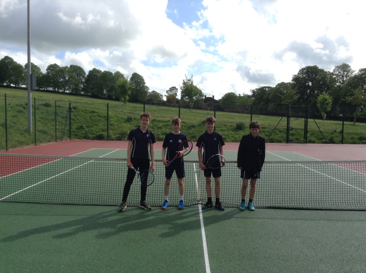 KingAlfredsPE's tweet photo. The rain stopped just in time for U13 &amp; U15 Boys Tennis fixture at home @WantageLTC  against Matthew Arnold #respect 🎾🎾🎾 https://t.co/KyTmvcQpIy