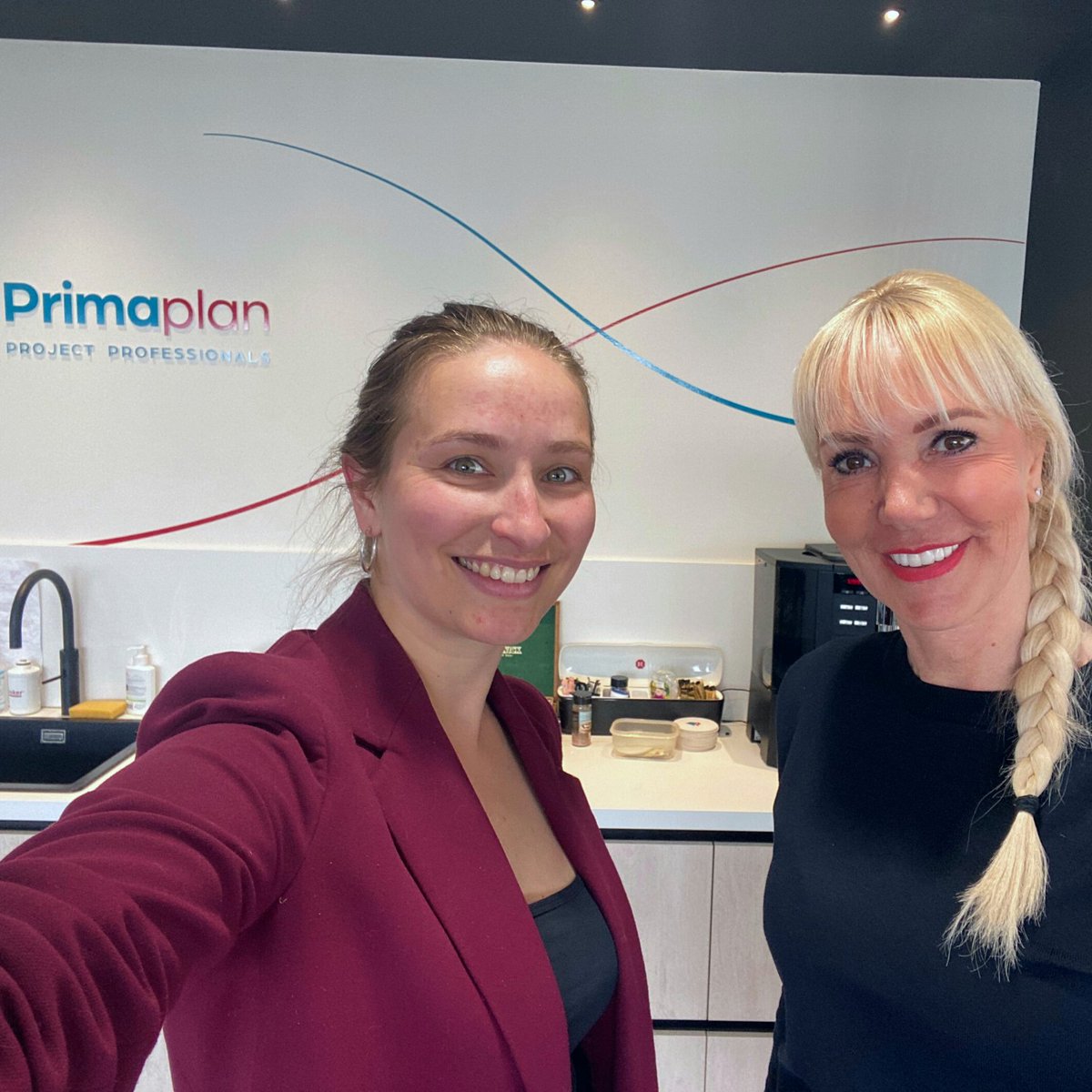 DigiJes's tweet photo. #ThrowbackThursday naar het geven van een effectieve én gezellige Content Marketing workshop bij Janneke van Primaplan. Benieuwd wat we hebben gedaan? Stuur een bericht! 🙂💡

#contentmarketing #contentstrategie #contentcalendar https://t.co/h0r7ZZU2oB