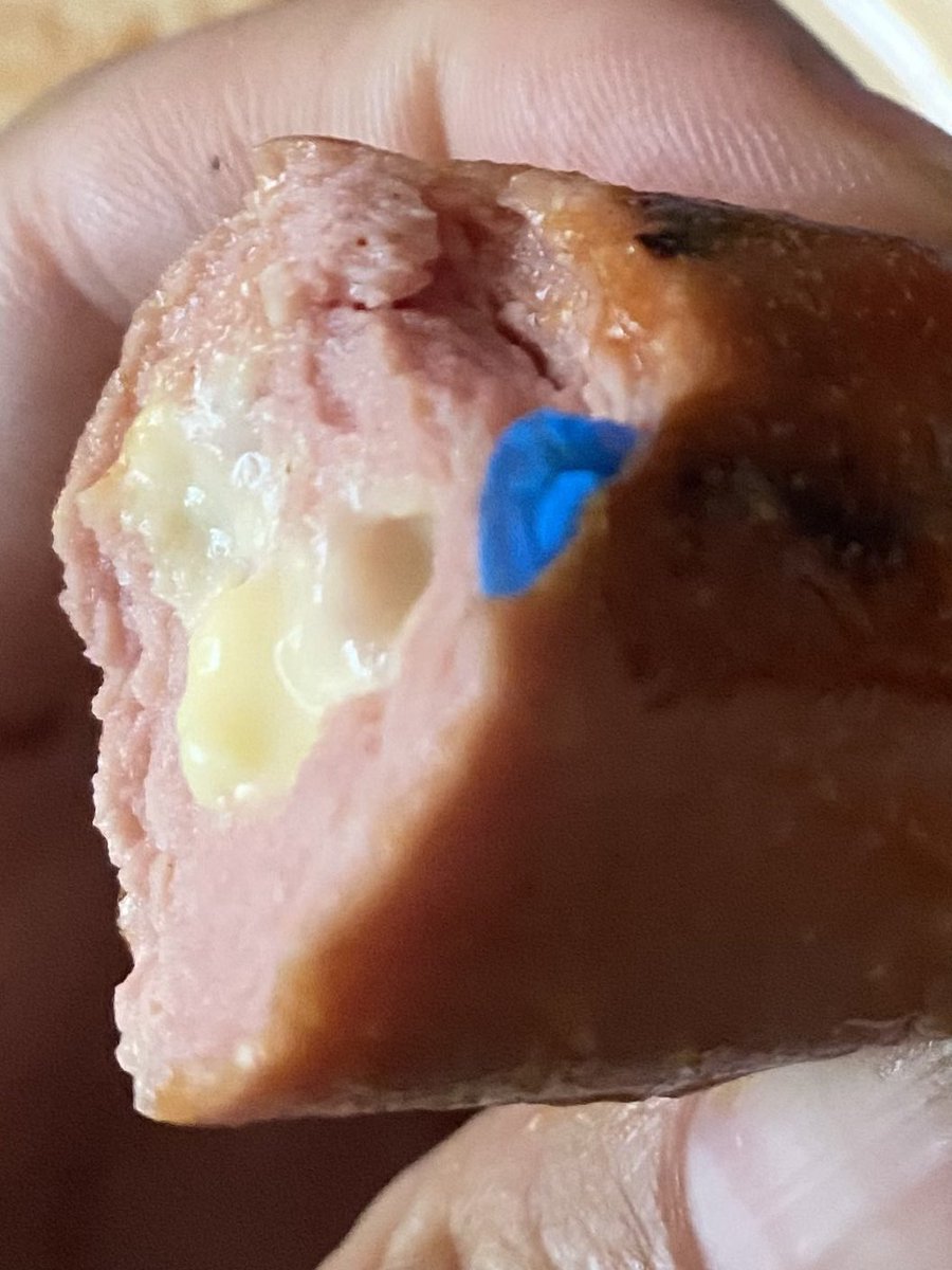 n_vgu's tweet image. @oscarmayerspain saca la nueva versión de salchichas sorpresa para competir con @kindersorpresa, a mi me ha tocado el guante ¿a quién le ha tocado la uña?