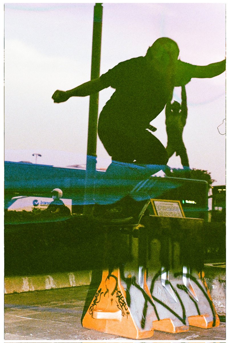 ghetto__chultz's tweet photo. a damaged film, before i keep this film in storage with lil bit water get inside canister
.
a day with yung pablo https://t.co/DEAhLHFe5Z
#skateforfun #thanksskateboarding
I was took on broken #kodakcolorplus200 https://t.co/UVbQ3T5Ilz