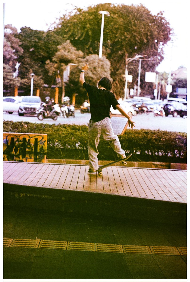 ghetto__chultz's tweet photo. a damaged film, before i keep this film in storage with lil bit water get inside canister
.
a day with yung pablo https://t.co/DEAhLHFe5Z
#skateforfun #thanksskateboarding
I was took on broken #kodakcolorplus200 https://t.co/UVbQ3T5Ilz