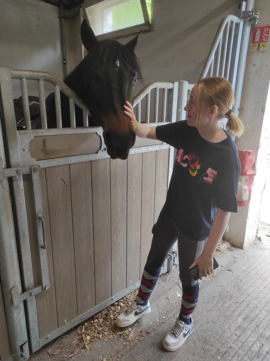 Nos cavalières et nos deux JO du <a href="/clgBouligny/">Collège de Bouligny</a> sont aujourd'hui à Chantraine pour le championnat académique d'équitation établissement ! 💪 Un grand soleil pour illuminer cette journée de compétition où de nombreuses équipes de toute l'académie sont présentes ☀️😎🐴