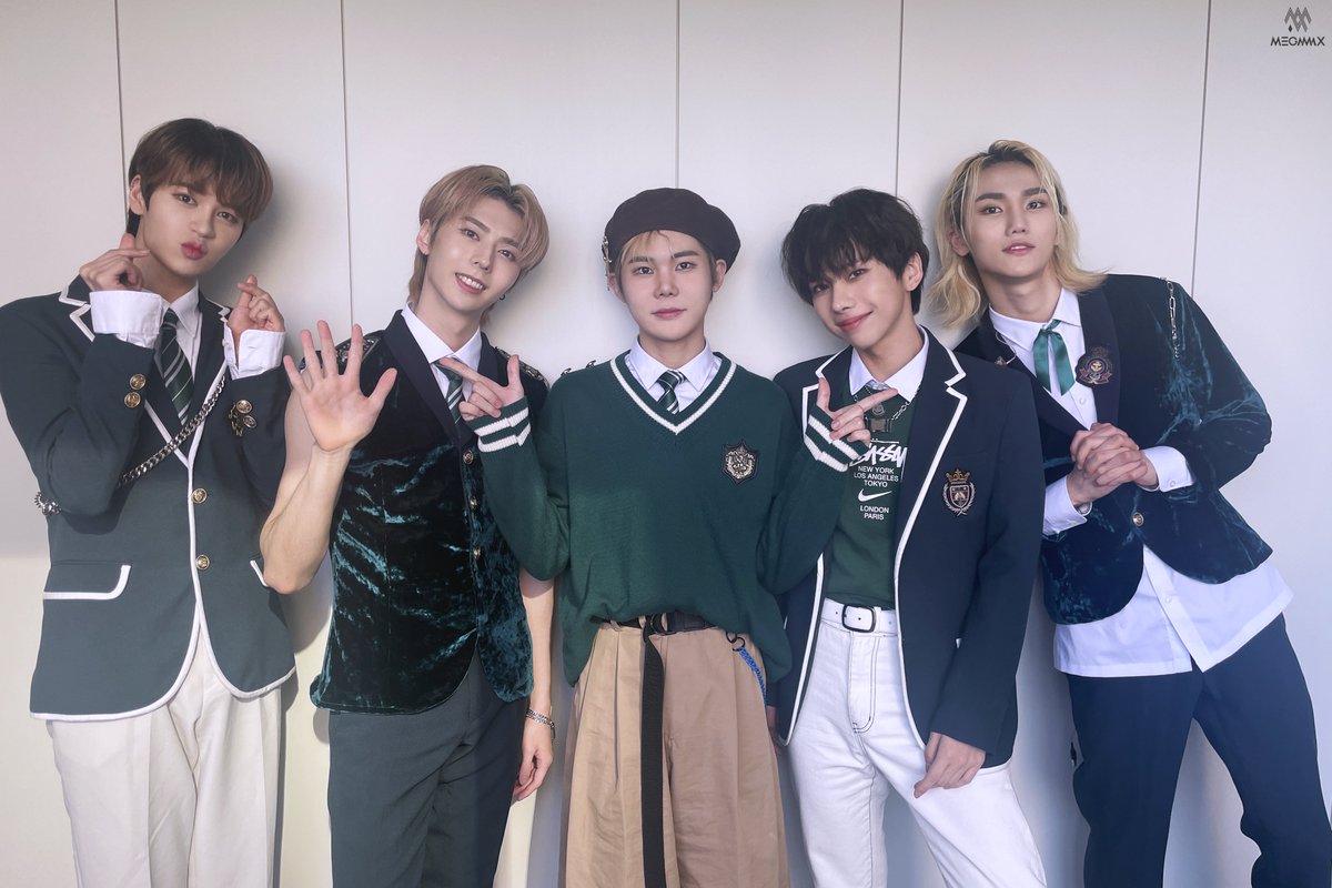 CorpInmedia's tweet photo. #메가맥스〚 MEGAMAX 〛

📝 [ #MGX_Post ] 지속가능 월드네트워크 홍보대사로 선정되어 초록초록🍃한 모습으로 무대에 오른 메가맥스🕺💚 맥시멈도 환경 보호 함께해요🌳🌿

🔗https://t.co/Ih3VGSer0I

#메가맥스 #MEGAMAX #안아줄래 #HUG
#메가맥스의 #환경보호 #꿀팁
#실천할 #맥시멈 #모집하는중 https://t.co/mSD9w3rxMD