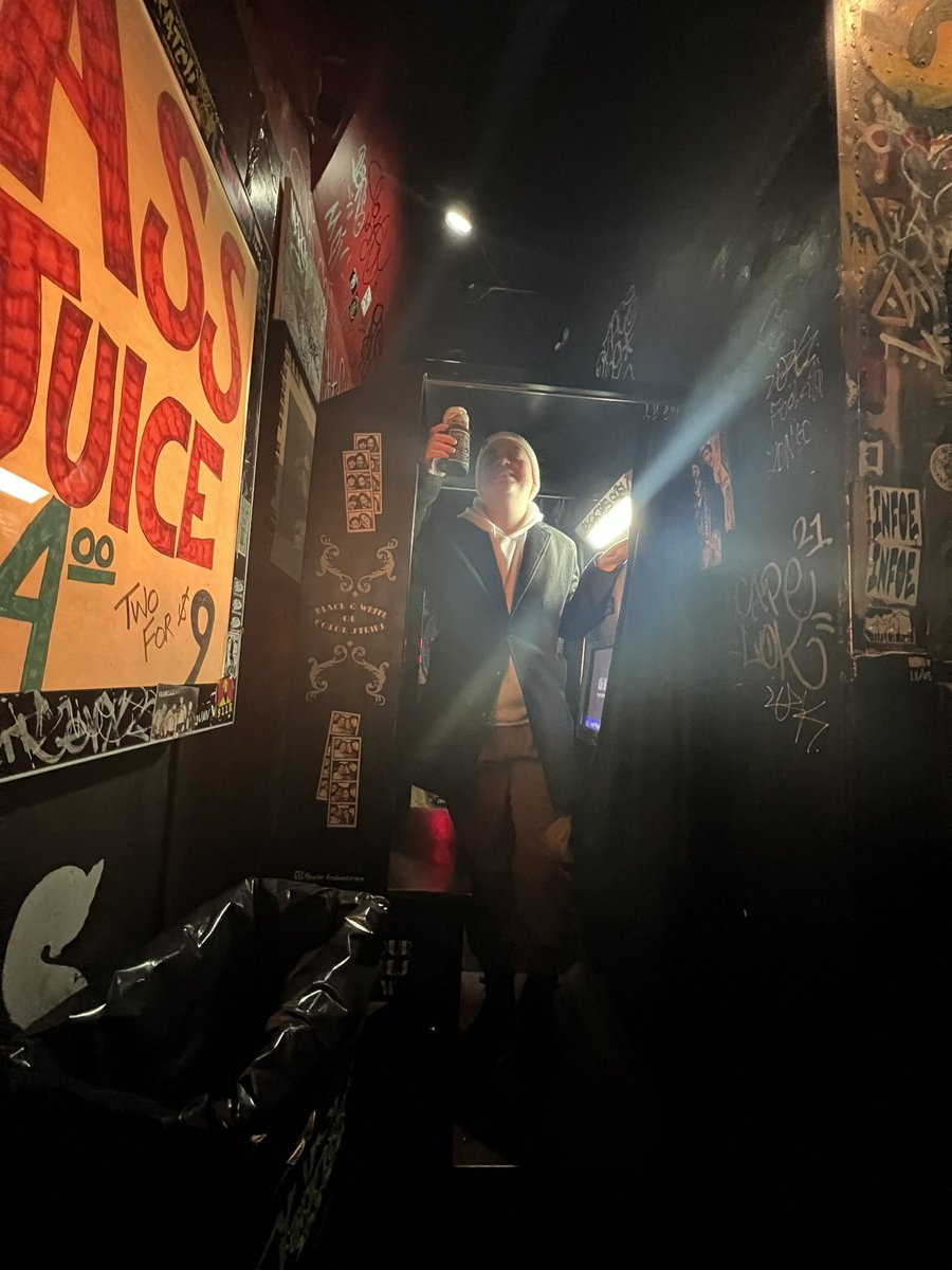 codysdiam0nds's tweet photo. Remember when I went to the bar where Miley Cyrus and Dua Lipa recorded the ‘Prisoner’ music video and I was LIVING MY ✨FANTASY✨ https://t.co/Ry5ZzyHp6e