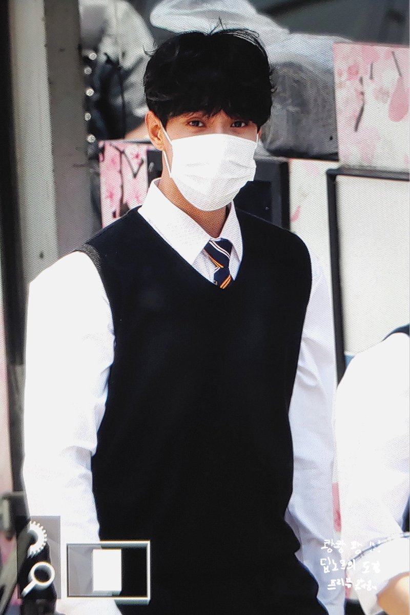 DeepKnock218's tweet photo. 220512 출근

나 지금 완전 고등학생된 기분이야ㅠㅠㅠㅠㅠㅠㅠㅠㅠㅠㅠㅠㅠㅠㅠㅠ

#도겸 #석민 #DK   #ドギョム #세븐틴    #SEVENTEEN    #똑똑민 
@pledis_17 https://t.co/NQqqlYhZ5C