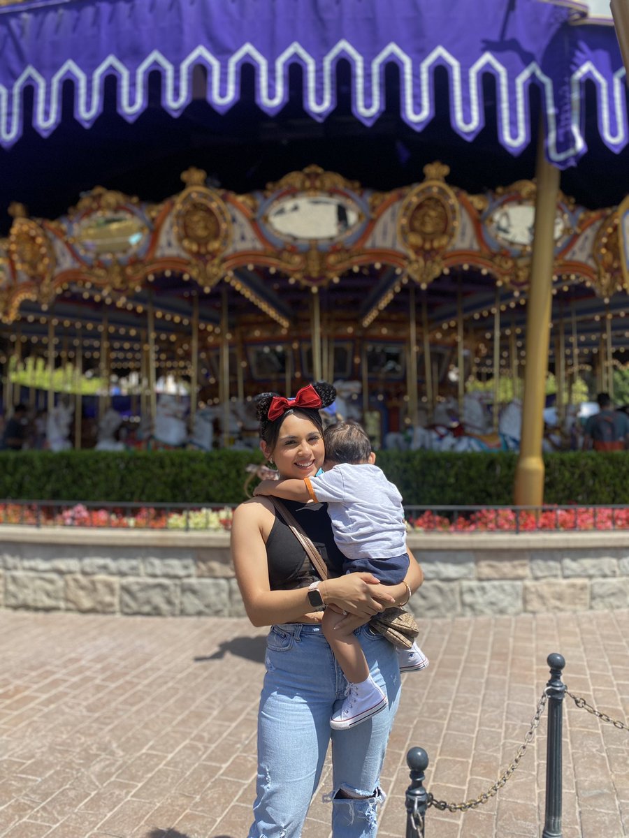 JocelynPasillas's tweet photo. Happiest place on Earth with the one who makes me the happiest 🤍 https://t.co/aJcMddW8c3