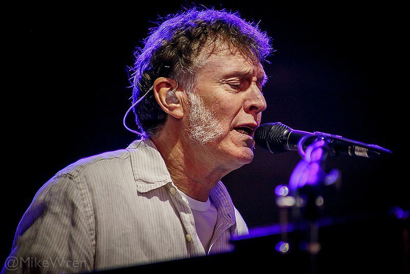Happy birthday to Steve Winwood 
(May 12, 1948) 
