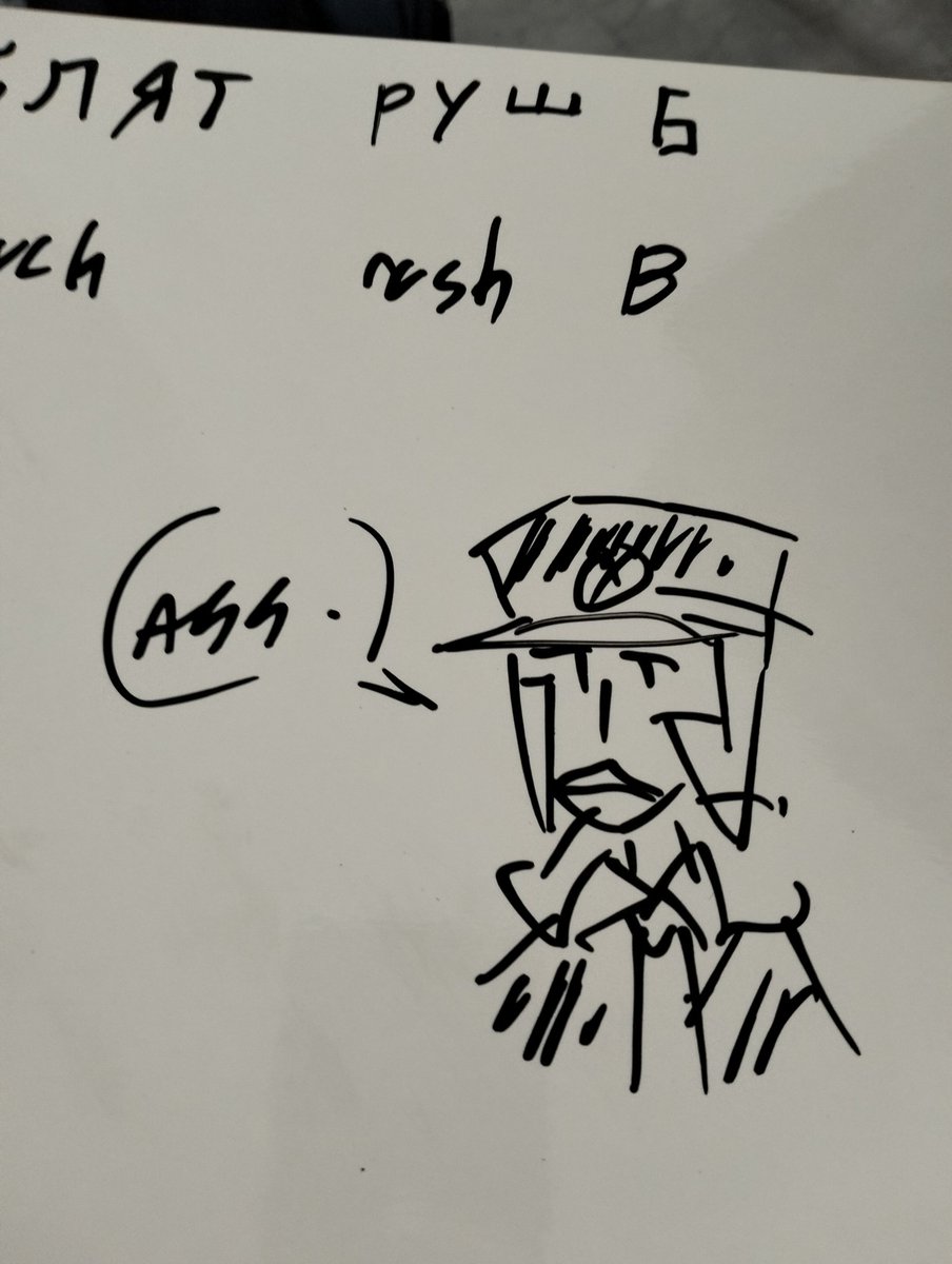 CINNAMIGHTOLD's tweet photo. meanwhile in class https://t.co/kvdni34tVl