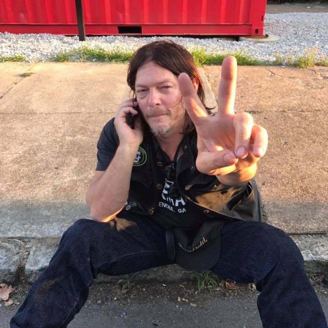 normreedusdaily's tweet photo. Norman Reedus ✌️ https://t.co/F2IzNnWkwS